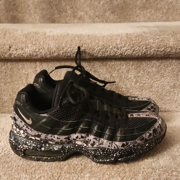 Nike Air Max 95 Oreo Splatter 2019 918413 003 Women's 12 Men's 10.5-11 - Picture 1 of 12